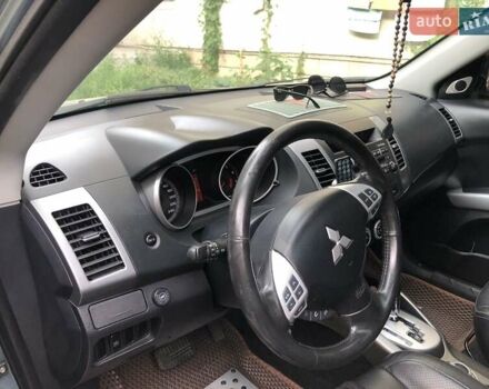 Мицубиси Аутлендер, объемом двигателя 3 л и пробегом 201 тыс. км за 10000 $, фото 10 на Automoto.ua