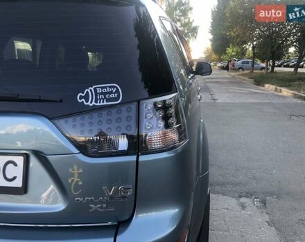 Мицубиси Аутлендер, объемом двигателя 3 л и пробегом 201 тыс. км за 10000 $, фото 5 на Automoto.ua