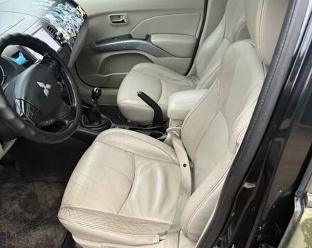 Мицубиси Аутлендер, объемом двигателя 2.2 л и пробегом 280 тыс. км за 12121 $, фото 12 на Automoto.ua