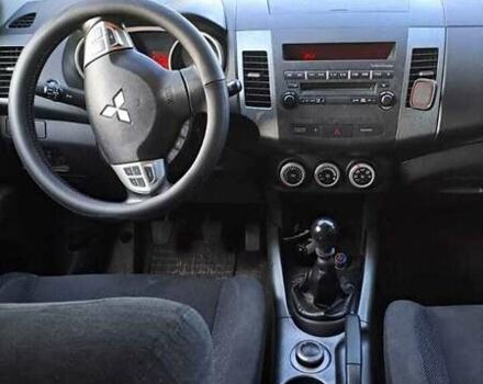 Мицубиси Аутлендер, объемом двигателя 2 л и пробегом 260 тыс. км за 7000 $, фото 14 на Automoto.ua