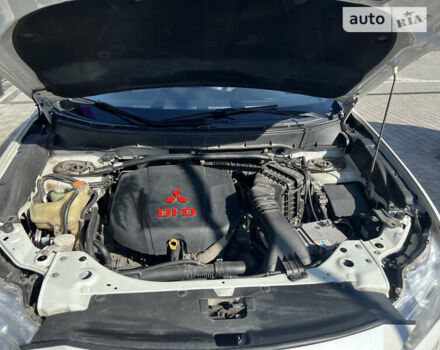 Мицубиси Аутлендер, объемом двигателя 2.18 л и пробегом 230 тыс. км за 11500 $, фото 2 на Automoto.ua