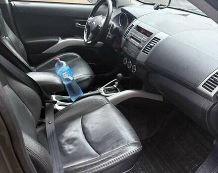 Мицубиси Аутлендер, объемом двигателя 2.2 л и пробегом 184 тыс. км за 11200 $, фото 10 на Automoto.ua