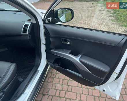 Міцубісі Аутлендер, об'ємом двигуна 2.3 л та пробігом 153 тис. км за 12500 $, фото 14 на Automoto.ua