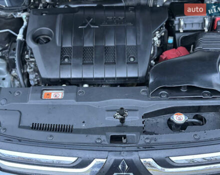 Мицубиси Аутлендер, объемом двигателя 2.27 л и пробегом 207 тыс. км за 13500 $, фото 15 на Automoto.ua