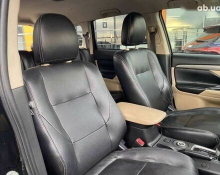 Мицубиси Аутлендер, объемом двигателя 0 л и пробегом 143 тыс. км за 12900 $, фото 24 на Automoto.ua