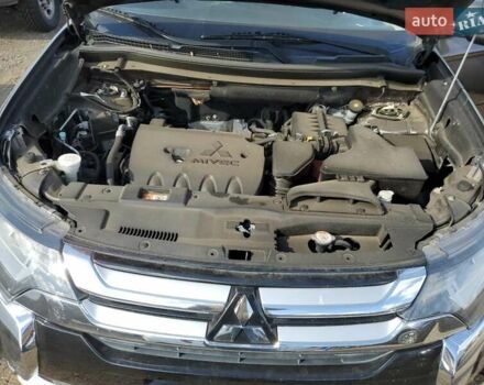 Мицубиси Аутлендер, объемом двигателя 2.4 л и пробегом 145 тыс. км за 2400 $, фото 10 на Automoto.ua