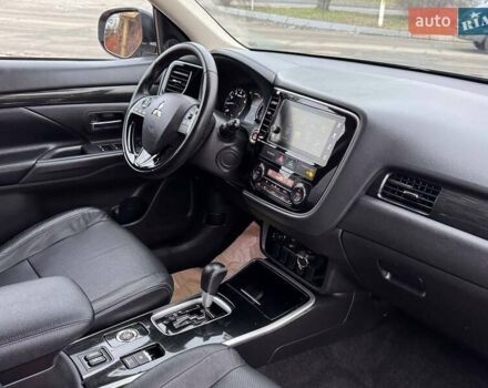 Мицубиси Аутлендер, объемом двигателя 2.36 л и пробегом 145 тыс. км за 15999 $, фото 9 на Automoto.ua