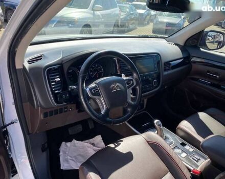 Мицубиси Аутлендер, объемом двигателя 0 л и пробегом 225 тыс. км за 18500 $, фото 11 на Automoto.ua