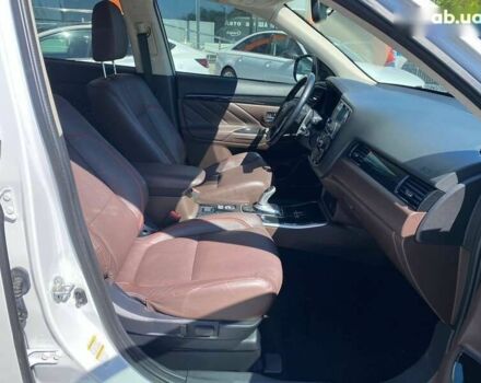 Мицубиси Аутлендер, объемом двигателя 0 л и пробегом 225 тыс. км за 18500 $, фото 25 на Automoto.ua