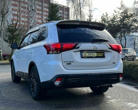 Мицубиси Аутлендер, объемом двигателя 3 л и пробегом 56 тыс. км за 20150 $, фото 4 на Automoto.ua