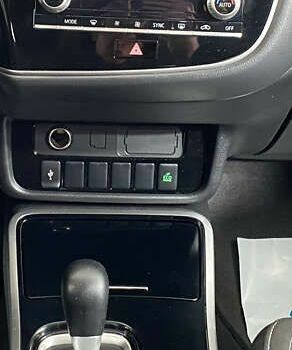 Мицубиси Аутлендер, объемом двигателя 2.4 л и пробегом 39 тыс. км за 18350 $, фото 18 на Automoto.ua