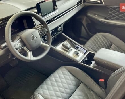 Мицубиси Аутлендер 2024 в Львове на Automoto.ua Мицубиси Аутлендер, объемом двигателя 2.49 л и пробегом 0 тыс. км за 40501 $, фото 16 на Automoto.ua