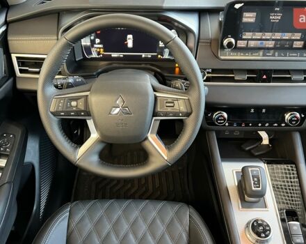 Мицубиси Аутлендер 2025 года купить новое авто Мицубиси Аутлендер 2025 года от официального дилера Автоцентр AUTO.RIA Мицубиси фото