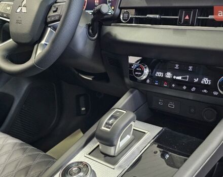 Міцубісі Аутлендер, об'ємом двигуна 2.49 л та пробігом 0 тис. км за 42462 $, фото 17 на Automoto.ua