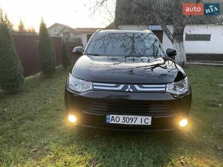 Мицубиси Аутлендер 2013 в Иршава на Automoto.ua Мицубиси Аутлендер, объемом двигателя 2.27 л и пробегом 178 тыс. км за 14200 $, фото 1 на Automoto.ua