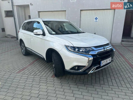 Мицубиси Аутлендер 2018 в Полтаве на Automoto.ua Мицубиси Аутлендер, объемом двигателя 2 л и пробегом 98 тыс. км за 11500 $, фото 1 на Automoto.ua