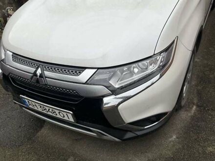 Мицубиси Аутлендер 2020 в Кропивницком (Кировограде) на Automoto.ua Мицубиси Аутлендер, объемом двигателя 2 л и пробегом 35 тыс. км за 24000 $, фото 1 на Automoto.ua