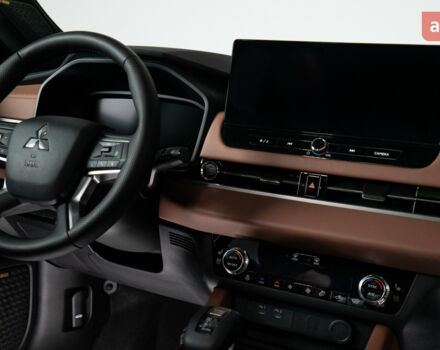 Мицубиси Аутлендер 2025 года купить новое авто Мицубиси Аутлендер 2025 года от официального дилера ВТ МОТОРС Мицубиси фото