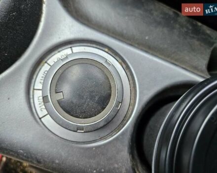 Желтый Мицубиси Аутлендер, объемом двигателя 1.97 л и пробегом 293 тыс. км за 7500 $, фото 2 на Automoto.ua