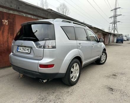 Серый Мицубиси Аутлендер, объемом двигателя 2 л и пробегом 250 тыс. км за 4700 $, фото 3 на Automoto.ua