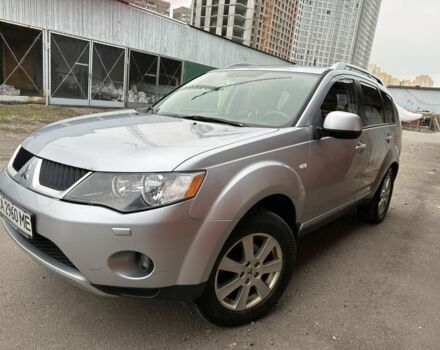 Серый Мицубиси Аутлендер, объемом двигателя 2 л и пробегом 250 тыс. км за 4700 $, фото 5 на Automoto.ua