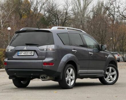 Серый Мицубиси Аутлендер, объемом двигателя 2 л и пробегом 275 тыс. км за 8500 $, фото 3 на Automoto.ua