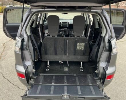 Серый Мицубиси Аутлендер, объемом двигателя 2 л и пробегом 275 тыс. км за 8500 $, фото 15 на Automoto.ua