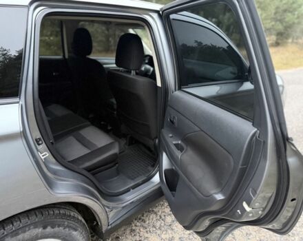 Серый Мицубиси Аутлендер, объемом двигателя 2.4 л и пробегом 150 тыс. км за 10900 $, фото 7 на Automoto.ua