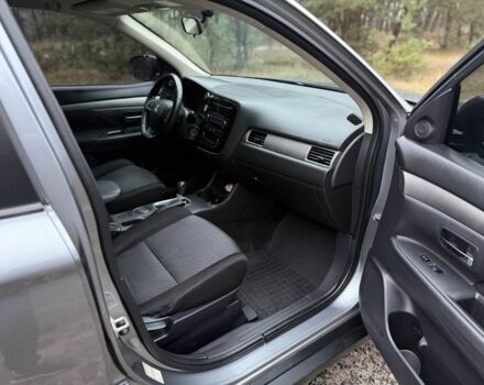 Серый Мицубиси Аутлендер, объемом двигателя 2.4 л и пробегом 150 тыс. км за 10900 $, фото 8 на Automoto.ua