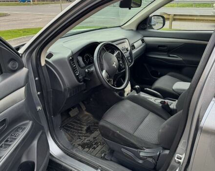 Серый Мицубиси Аутлендер, объемом двигателя 2 л и пробегом 177 тыс. км за 10399 $, фото 12 на Automoto.ua