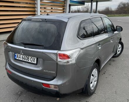 Серый Мицубиси Аутлендер, объемом двигателя 2 л и пробегом 177 тыс. км за 10399 $, фото 8 на Automoto.ua