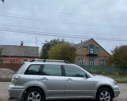 Сірий Міцубісі Аутлендер, об'ємом двигуна 2 л та пробігом 252 тис. км за 4600 $, фото 3 на Automoto.ua