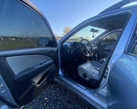 Серый Мицубиси Аутлендер, объемом двигателя 2 л и пробегом 250 тыс. км за 5700 $, фото 6 на Automoto.ua