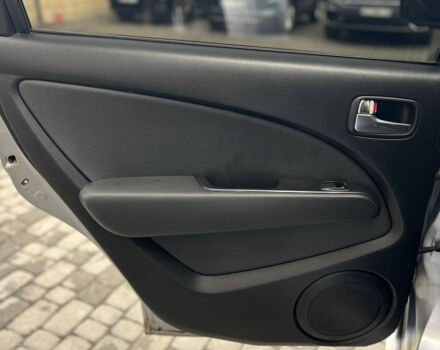 Сірий Міцубісі Аутлендер, об'ємом двигуна 2.4 л та пробігом 240 тис. км за 6700 $, фото 15 на Automoto.ua