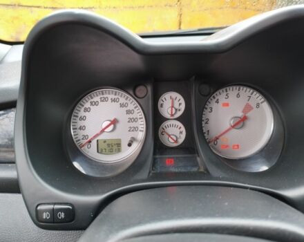 Серый Мицубиси Аутлендер, объемом двигателя 2 л и пробегом 371 тыс. км за 5700 $, фото 5 на Automoto.ua