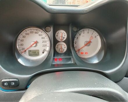 Серый Мицубиси Аутлендер, объемом двигателя 2 л и пробегом 205 тыс. км за 6000 $, фото 5 на Automoto.ua