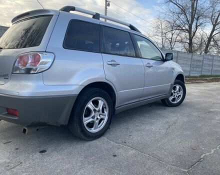 Сірий Міцубісі Аутлендер, об'ємом двигуна 2 л та пробігом 228 тис. км за 6300 $, фото 3 на Automoto.ua