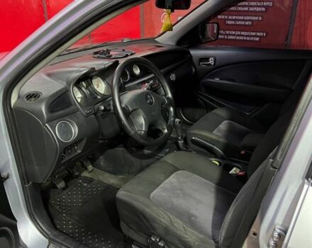 Серый Мицубиси Аутлендер, объемом двигателя 0 л и пробегом 400 тыс. км за 2500 $, фото 4 на Automoto.ua