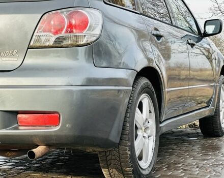 Сірий Міцубісі Аутлендер, об'ємом двигуна 2 л та пробігом 280 тис. км за 3500 $, фото 5 на Automoto.ua