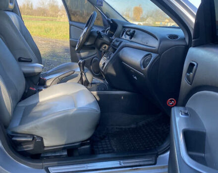 Серый Мицубиси Аутлендер, объемом двигателя 2 л и пробегом 250 тыс. км за 5700 $, фото 10 на Automoto.ua