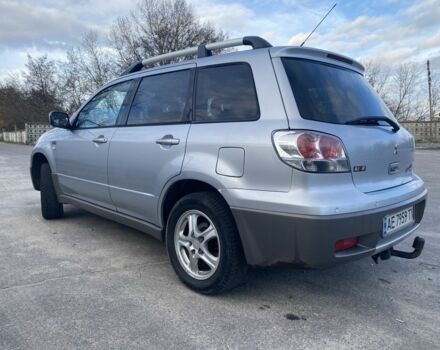 Сірий Міцубісі Аутлендер, об'ємом двигуна 2 л та пробігом 228 тис. км за 6300 $, фото 4 на Automoto.ua