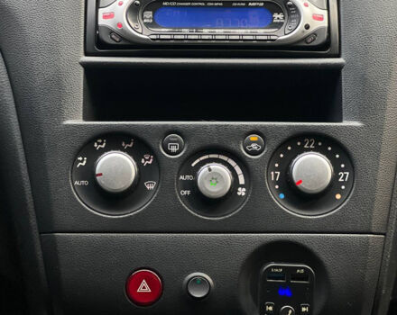 Сірий Міцубісі Аутлендер, об'ємом двигуна 2.4 л та пробігом 240 тис. км за 6700 $, фото 12 на Automoto.ua