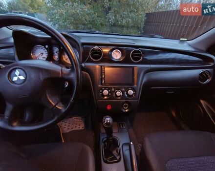 Мицубиси Аутлендер 2003 в Миргороде на Automoto.ua Серый Мицубиси Аутлендер, объемом двигателя 2 л и пробегом 354 тыс. км за 5000 $, фото 6 на Automoto.ua