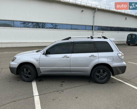Сірий Міцубісі Аутлендер, об'ємом двигуна 2.38 л та пробігом 252 тис. км за 5400 $, фото 5 на Automoto.ua