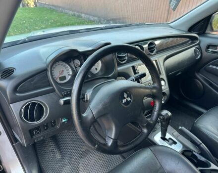 Серый Мицубиси Аутлендер, объемом двигателя 2.4 л и пробегом 221 тыс. км за 5550 $, фото 9 на Automoto.ua