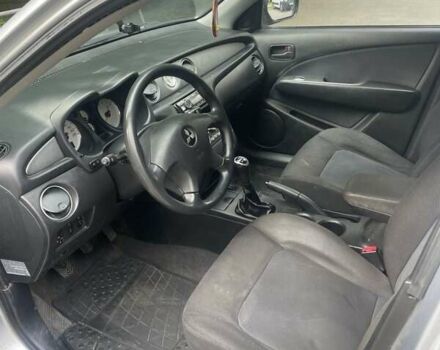 Серый Мицубиси Аутлендер, объемом двигателя 0 л и пробегом 275 тыс. км за 3000 $, фото 3 на Automoto.ua