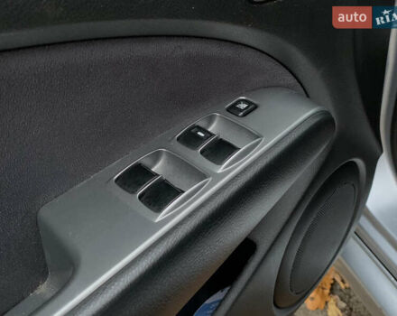 Серый Мицубиси Аутлендер, объемом двигателя 2 л и пробегом 239 тыс. км за 5800 $, фото 14 на Automoto.ua