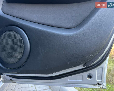 Серый Мицубиси Аутлендер, объемом двигателя 2 л и пробегом 220 тыс. км за 4550 $, фото 14 на Automoto.ua