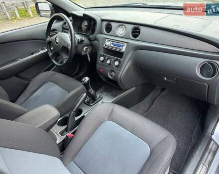 Серый Мицубиси Аутлендер, объемом двигателя 2 л и пробегом 236 тыс. км за 6600 $, фото 8 на Automoto.ua