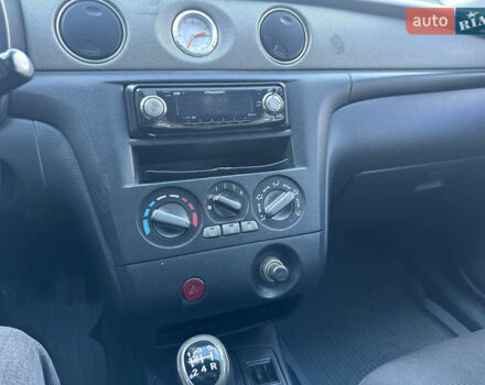 Серый Мицубиси Аутлендер, объемом двигателя 2 л и пробегом 220 тыс. км за 4550 $, фото 23 на Automoto.ua